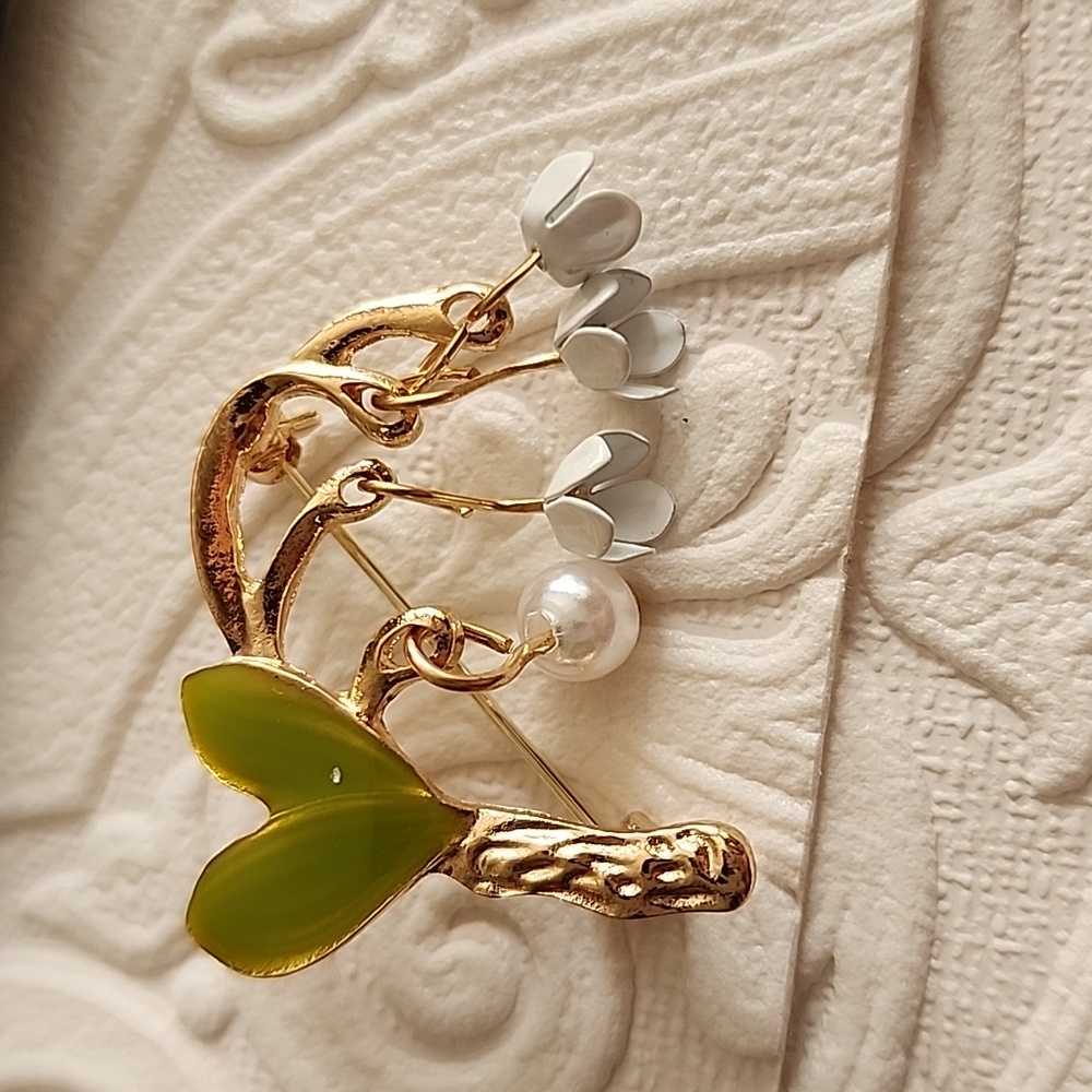 FLOWER Brooch Simulated Pearl Lily of the valley - Picture 2 of 3